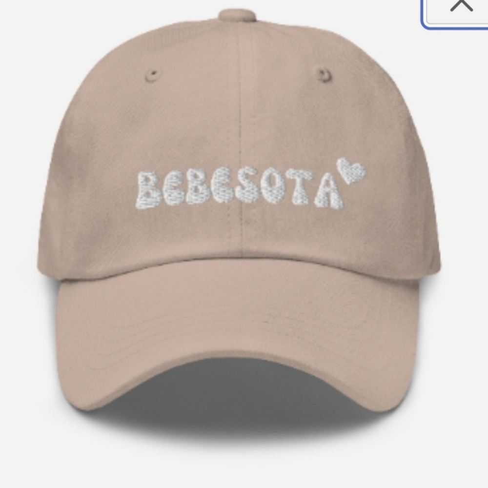 NWT BAD BUNNY BEBESOTA HAT